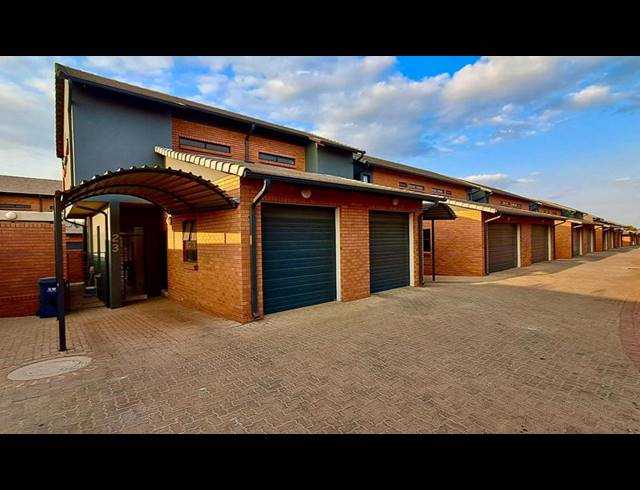 2 BEDROOM TOWNHOUSE FOR SALE IN MONTANA TUINE